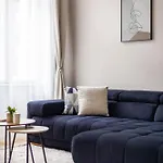 Luxe & Charm Grand With 3bedrm, 3bathrm Budapest