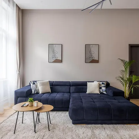 Apartment Luxe & Charm Grand With 3bedrm, 3bathrm *