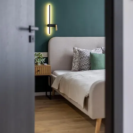 Luxe & Charm Grand With 3bedrm, 3bathrm *