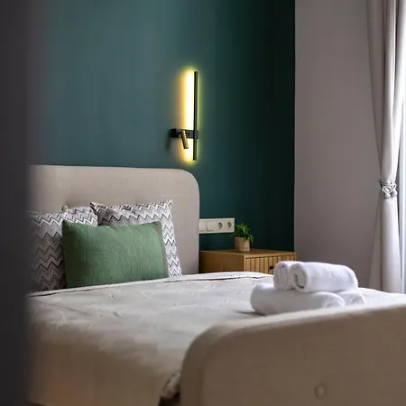 Luxe & Charm Grand With 3bedrm, 3bathrm *