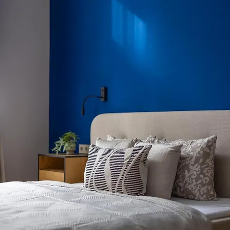 Luxe & Charm Grand With 3bedrm, 3bathrm Budapest