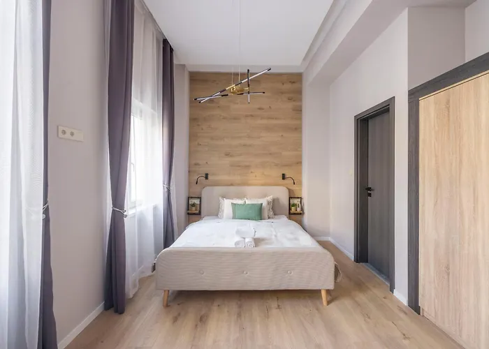 Luxe & Charm Grand With 3bedrm, 3bathrm Appartement *