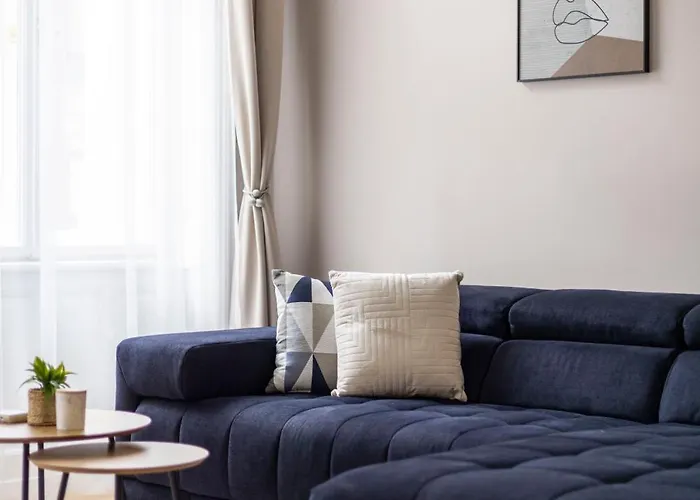 Luxe & Charm Grand With 3bedrm, 3bathrm Budapeste